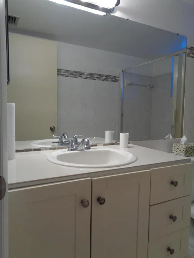 Unit 209 photo 5