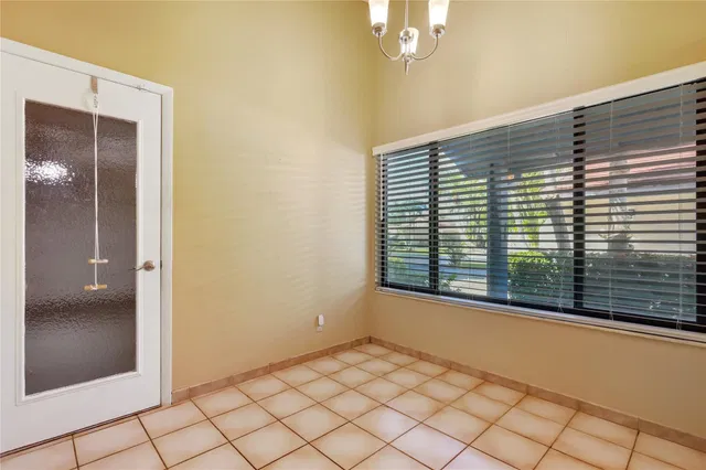  Residence photo 9