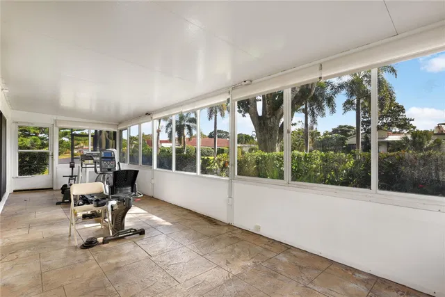  Residence photo 17