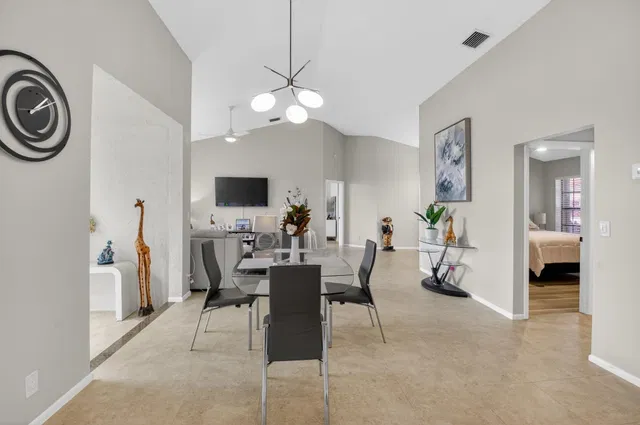  Residence photo 10