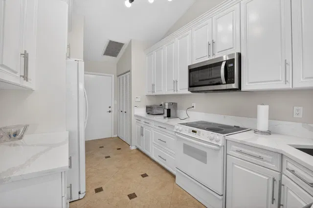  Residence photo 14
