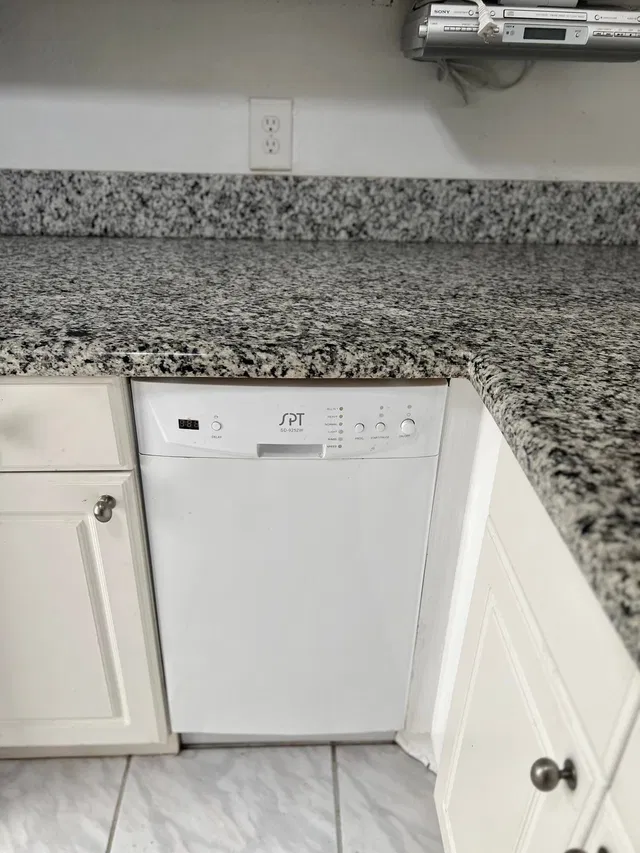 Unit 102 photo 5