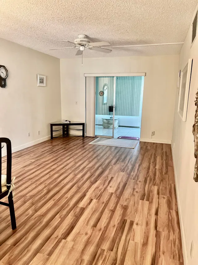 Unit 102 photo 10
