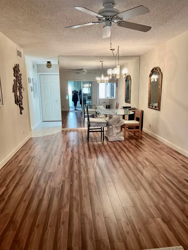 Unit 102 photo 11