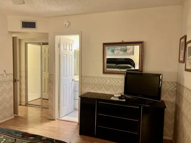 Unit 102 photo 20