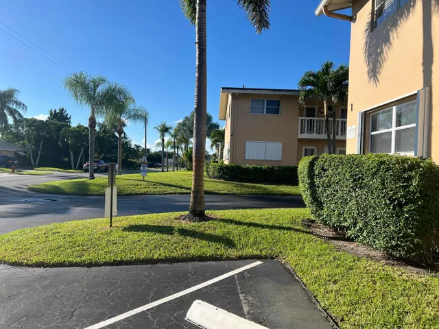 Unit 102 photo 41