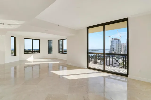 One City Plaza Unit 1405 photo 4