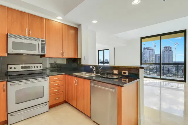 One City Plaza Unit 1405 photo 6