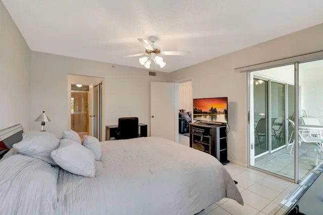 Unit B207 photo 16