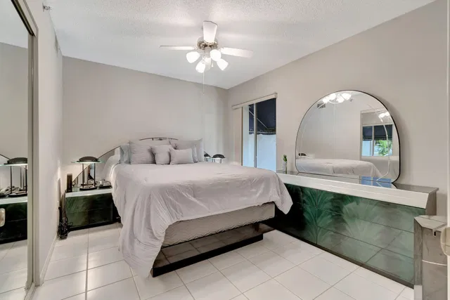 Unit B207 photo 18