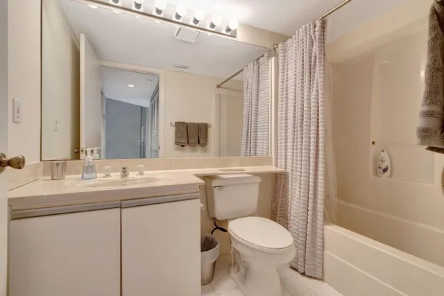 Unit B207 photo 21