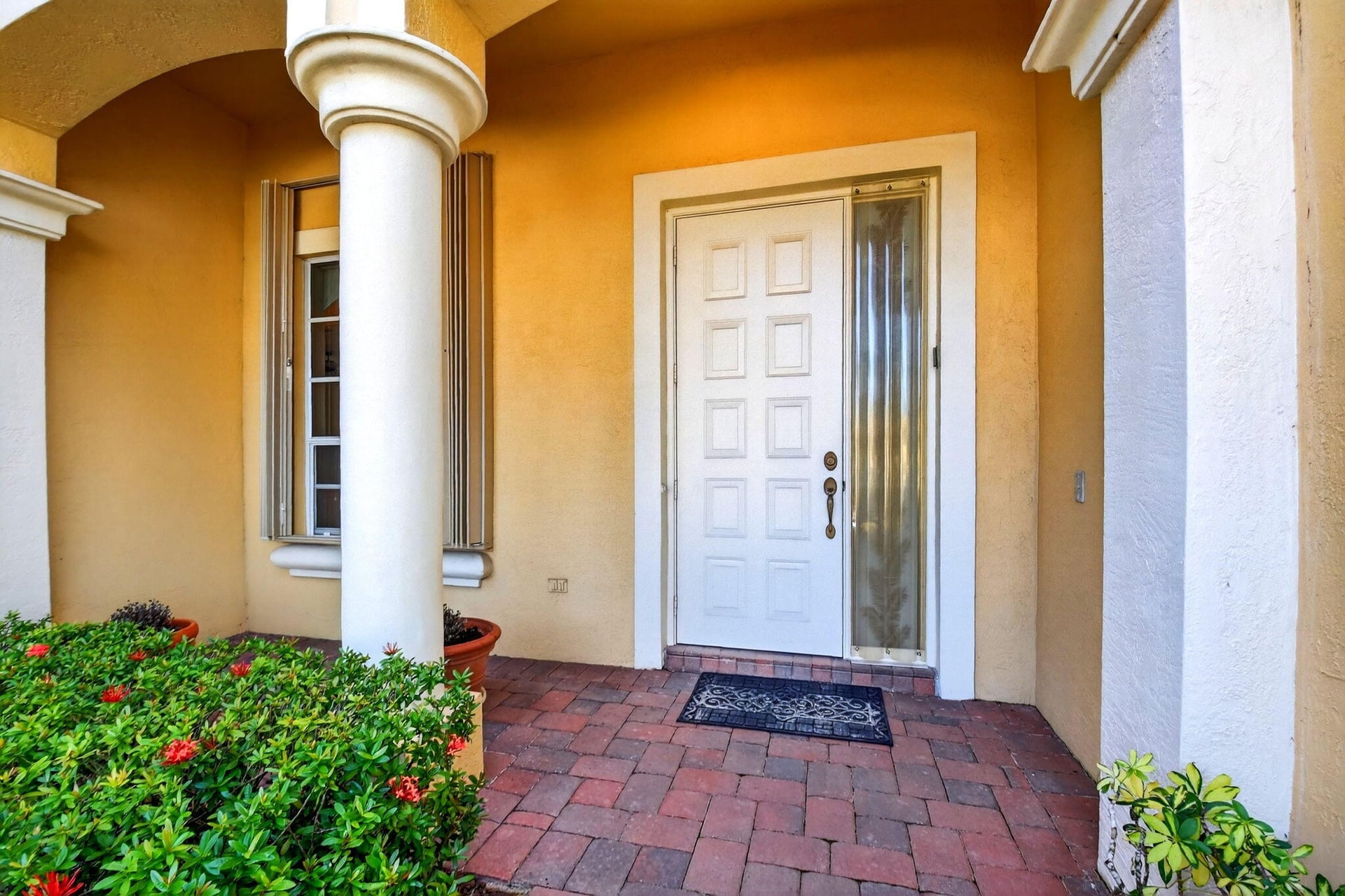 Residence photo 3