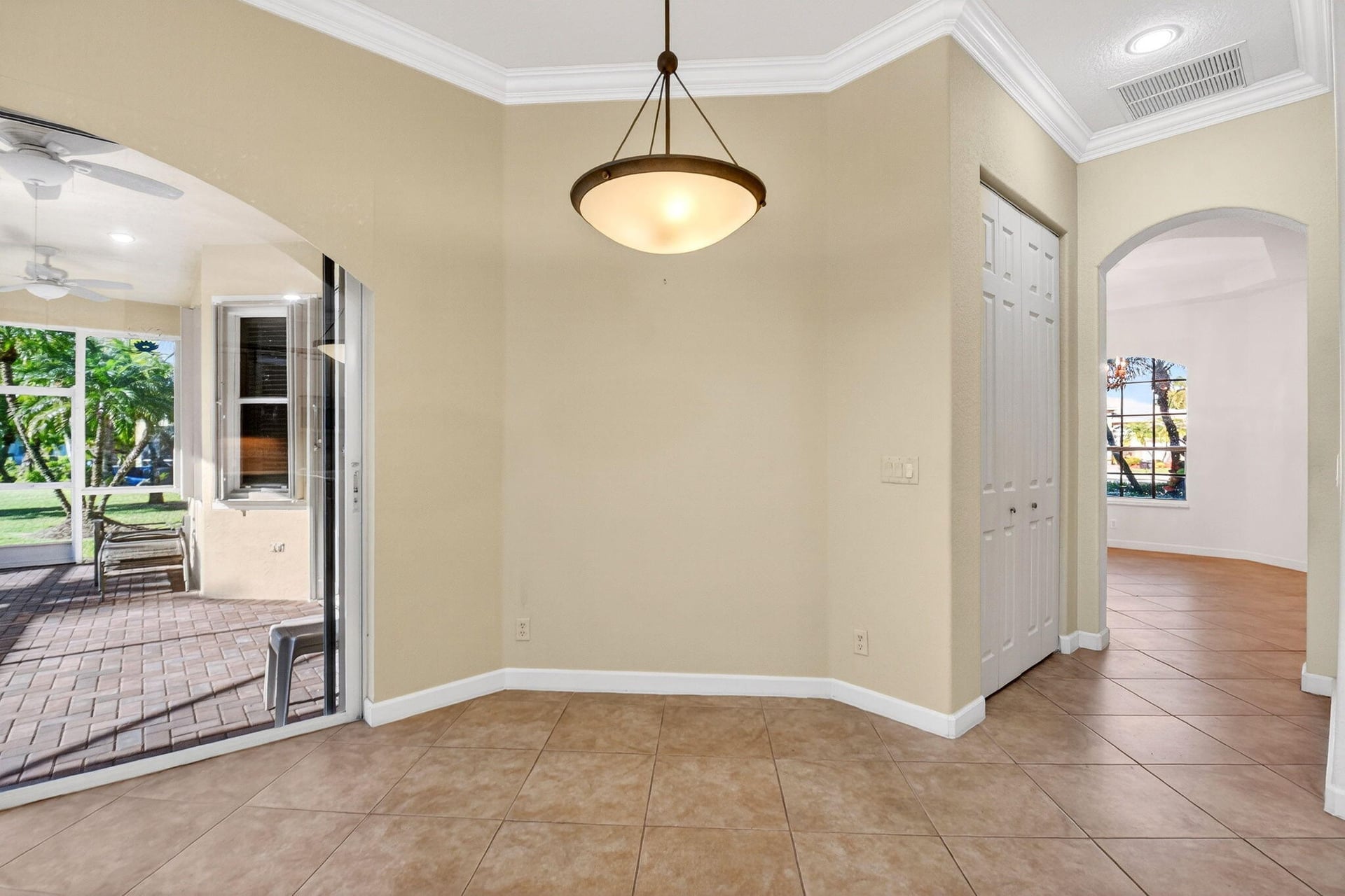Residence photo 17