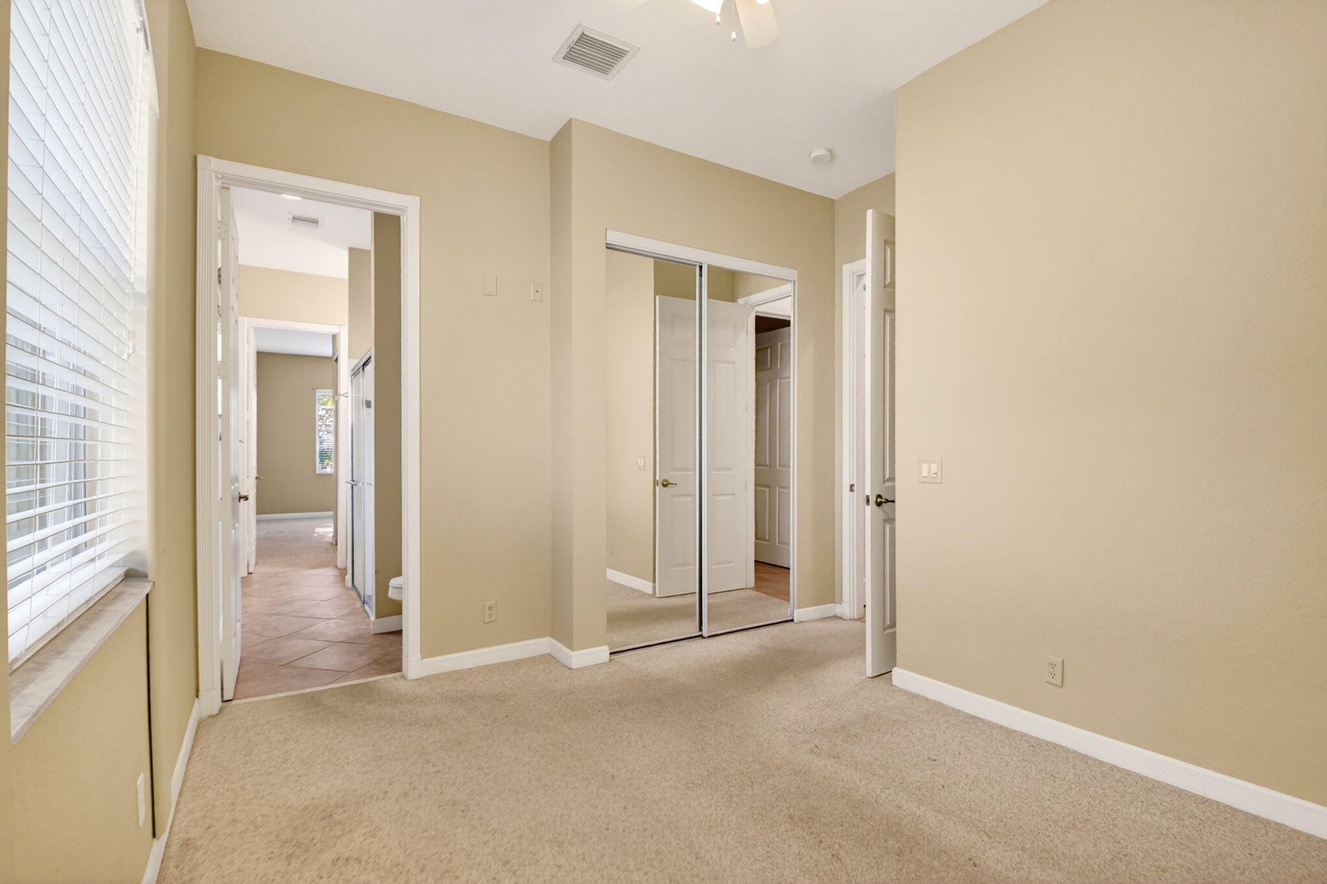 Residence photo 36