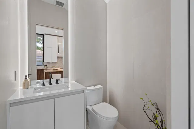 Palm Trail Delray Beach Residence photo 33