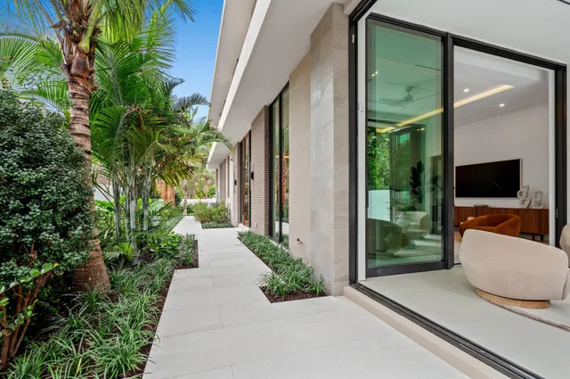 Palm Trail Delray Beach Residence photo 38