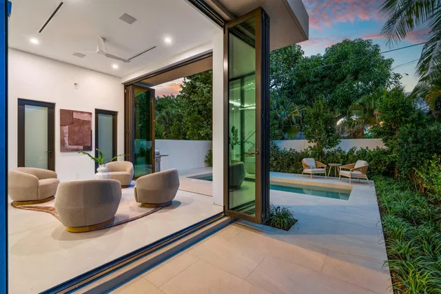 Palm Trail Delray Beach Residence photo 39
