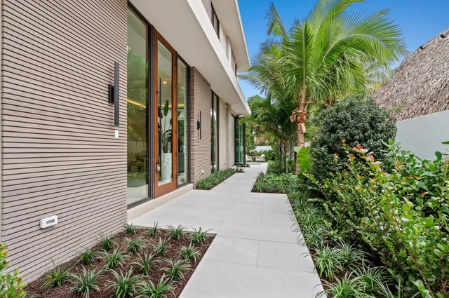 Palm Trail Delray Beach Residence photo 40