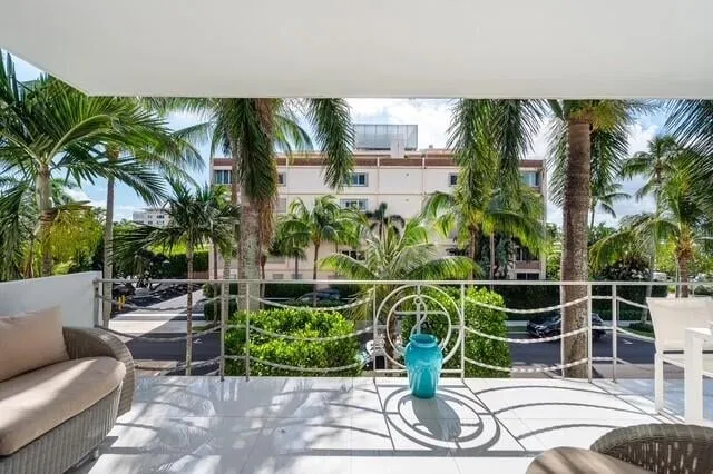 455 Australian Avenue #3e