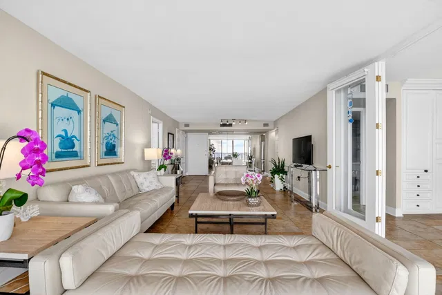 Unit 5020 photo 10