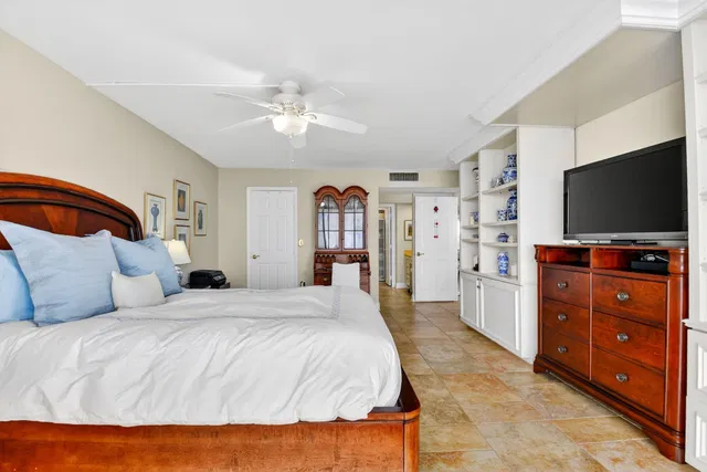 Unit 5020 photo 30