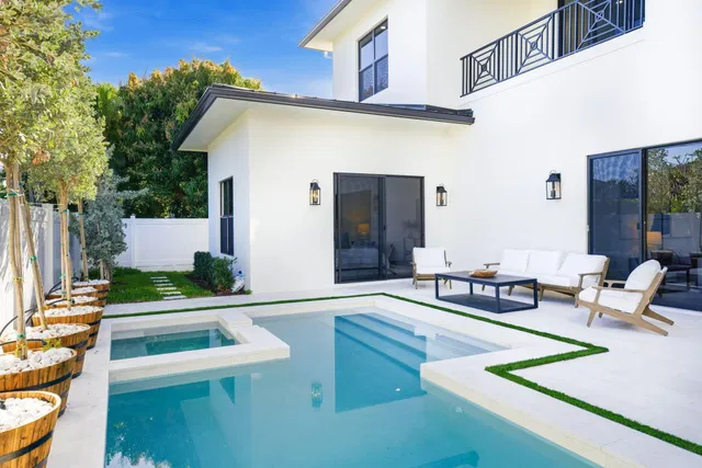 SoSo West Palm Beach Residence photo 9