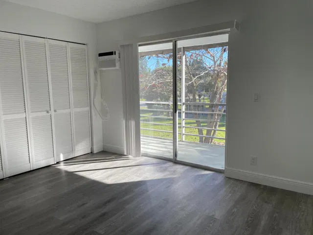 Residence photo 16