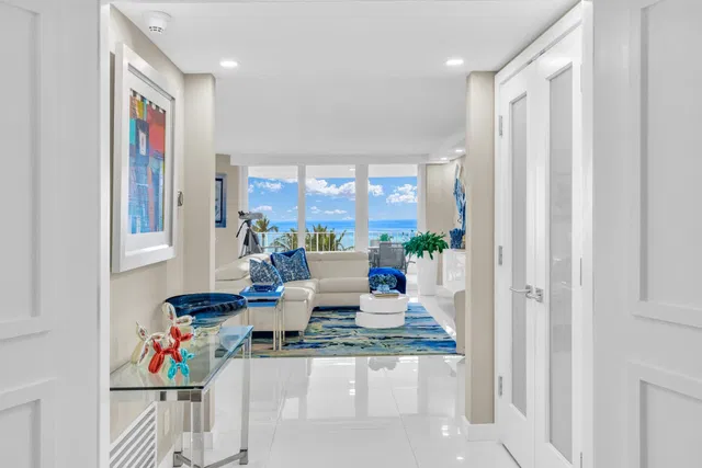 550 S Ocean Boca Unit 605 photo 2