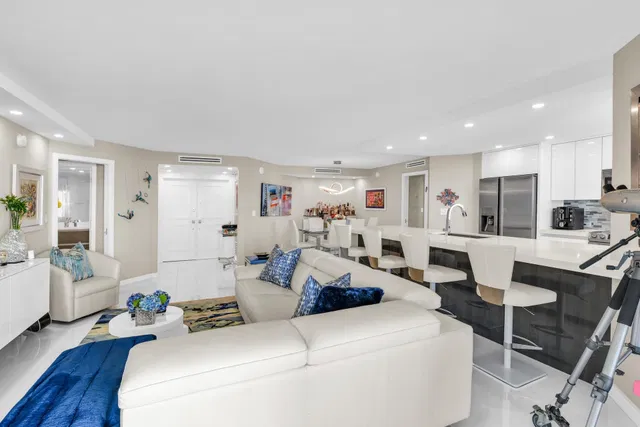 550 S Ocean Boca Unit 605 photo 4