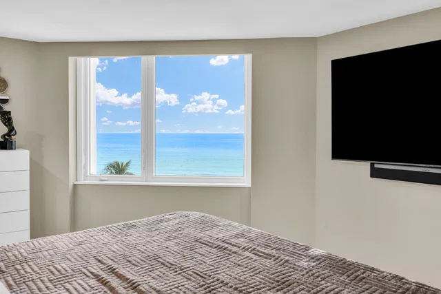 550 S Ocean Boca Unit 605 photo 20