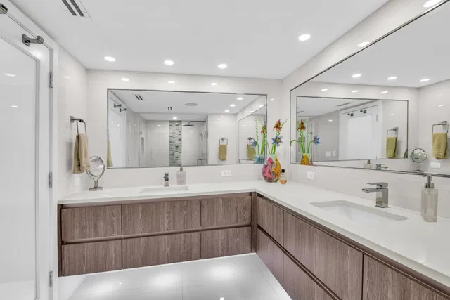 550 S Ocean Boca Unit 605 photo 22