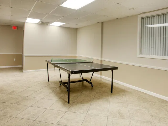 Unit 1040 photo 48