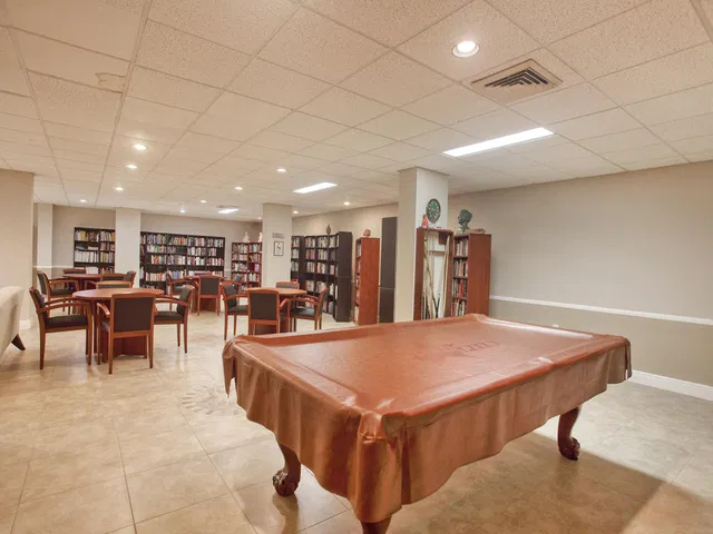 Unit 1040 photo 49