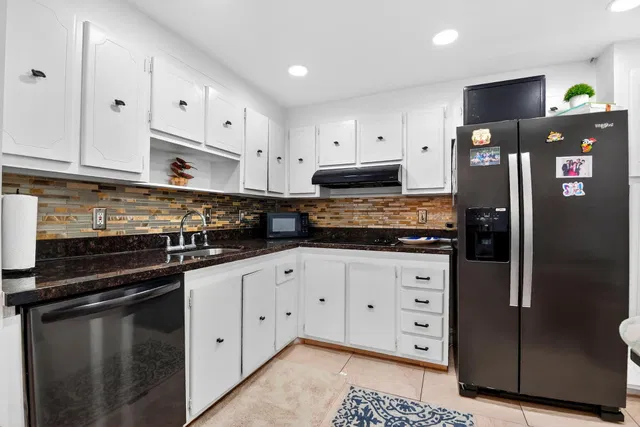  Unit 1040 photo 12