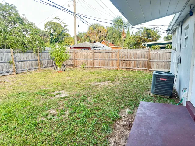 West Palm Beach Residence photo 12