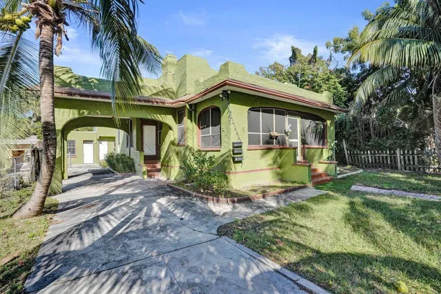 Residence photo 3