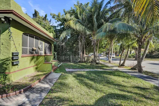 Residence photo 12