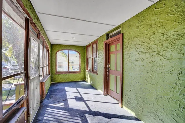 Residence photo 15