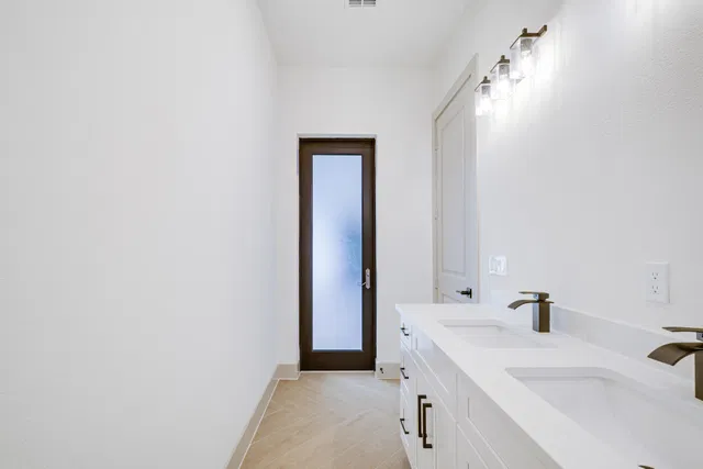  Residence photo 60