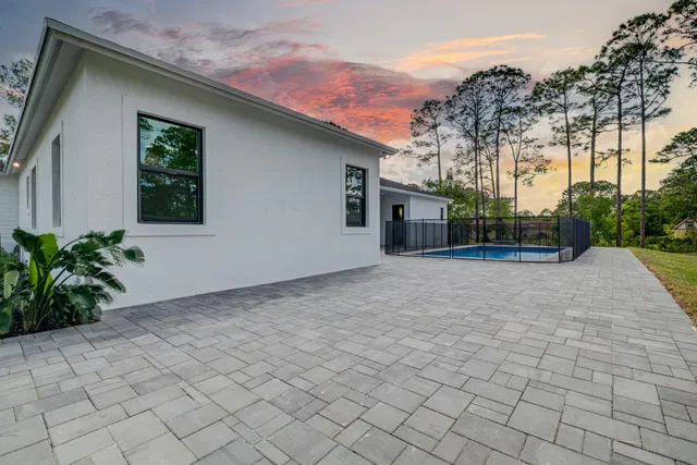  Residence photo 82