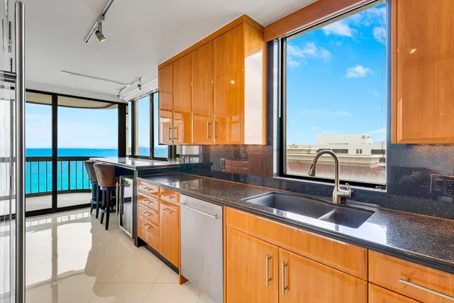 Eastpointe Singer Island Unit 20b photo 9