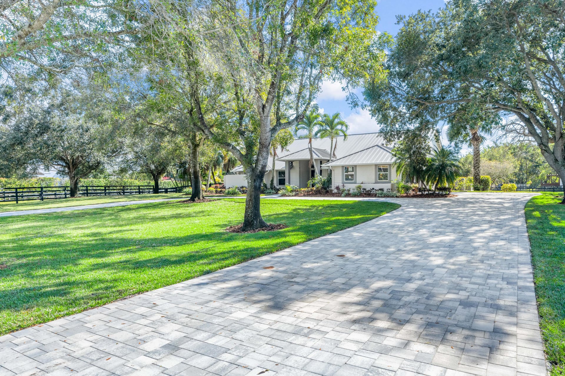Saddle Trail Park Residence photo 5
