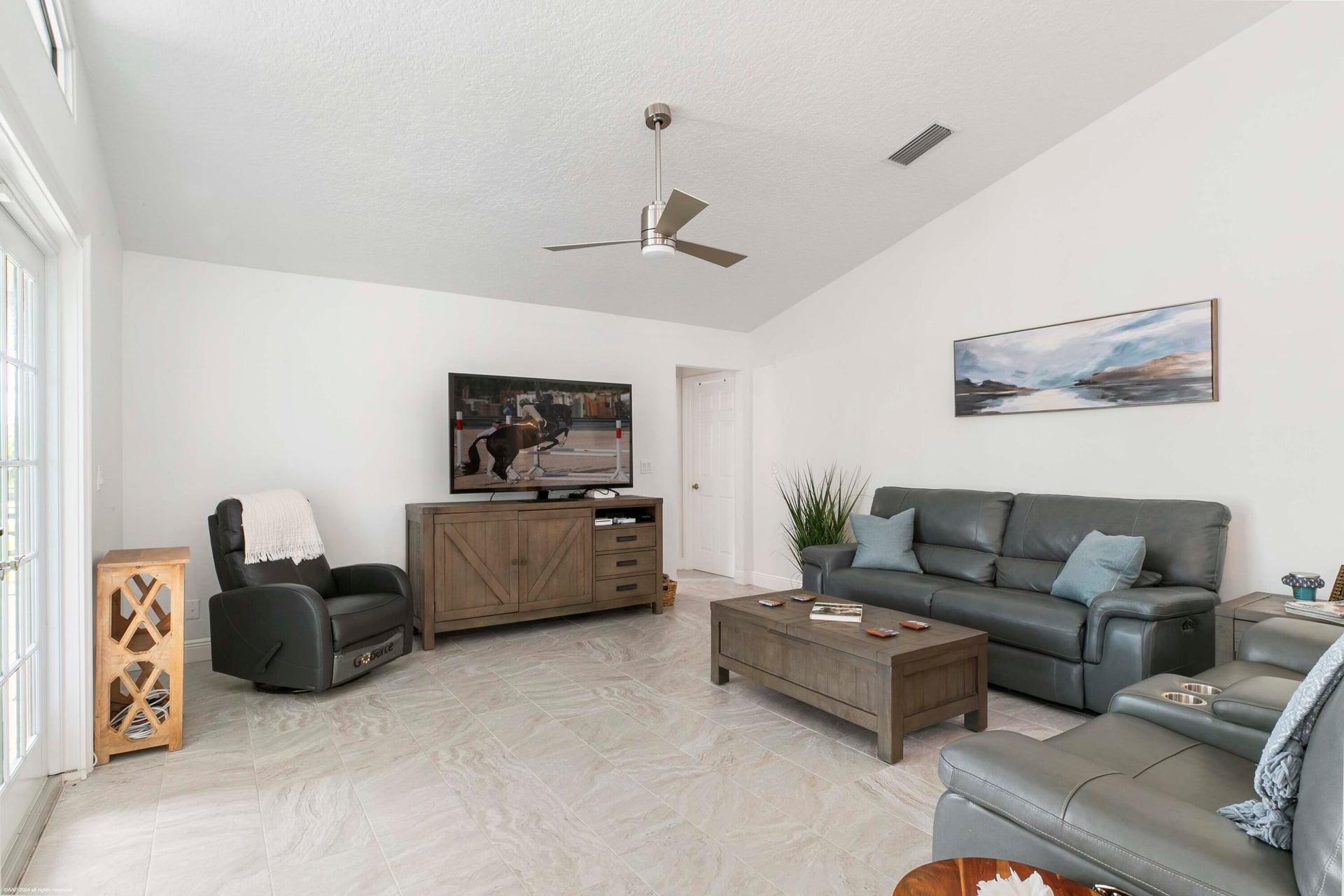 Saddle Trail Park Residence photo 32