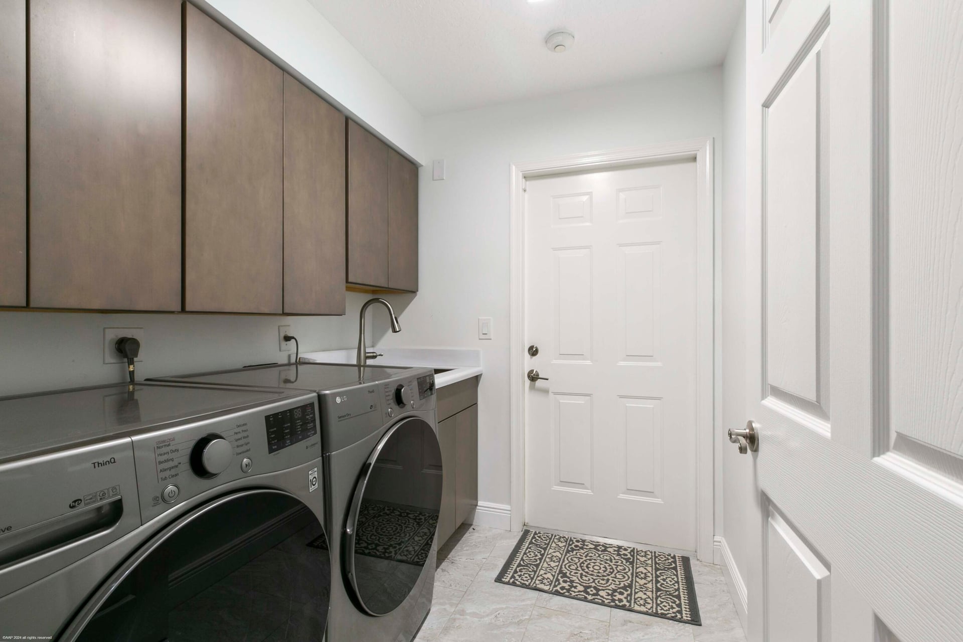 Saddle Trail Park Residence photo 44