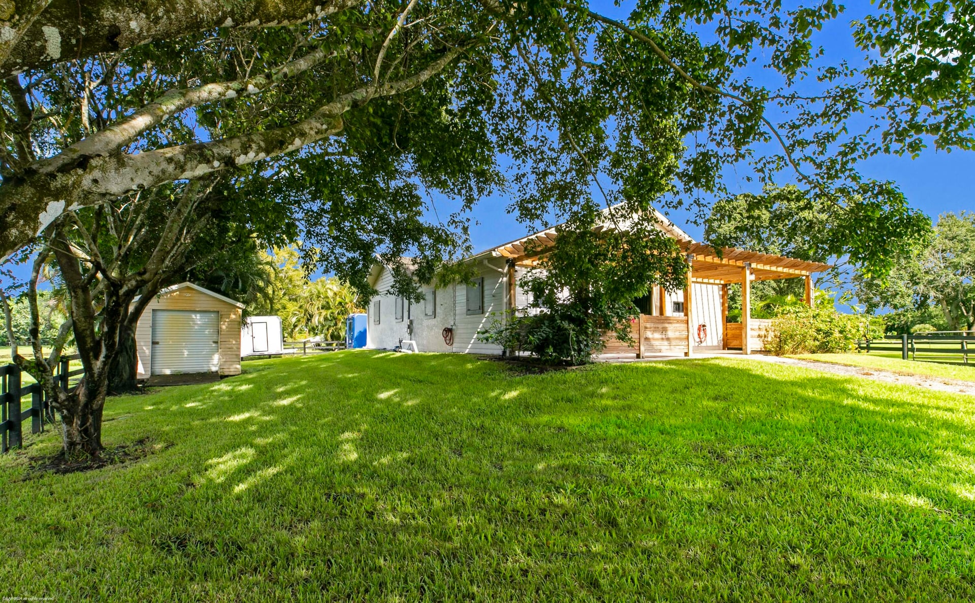 Saddle Trail Park Residence photo 57