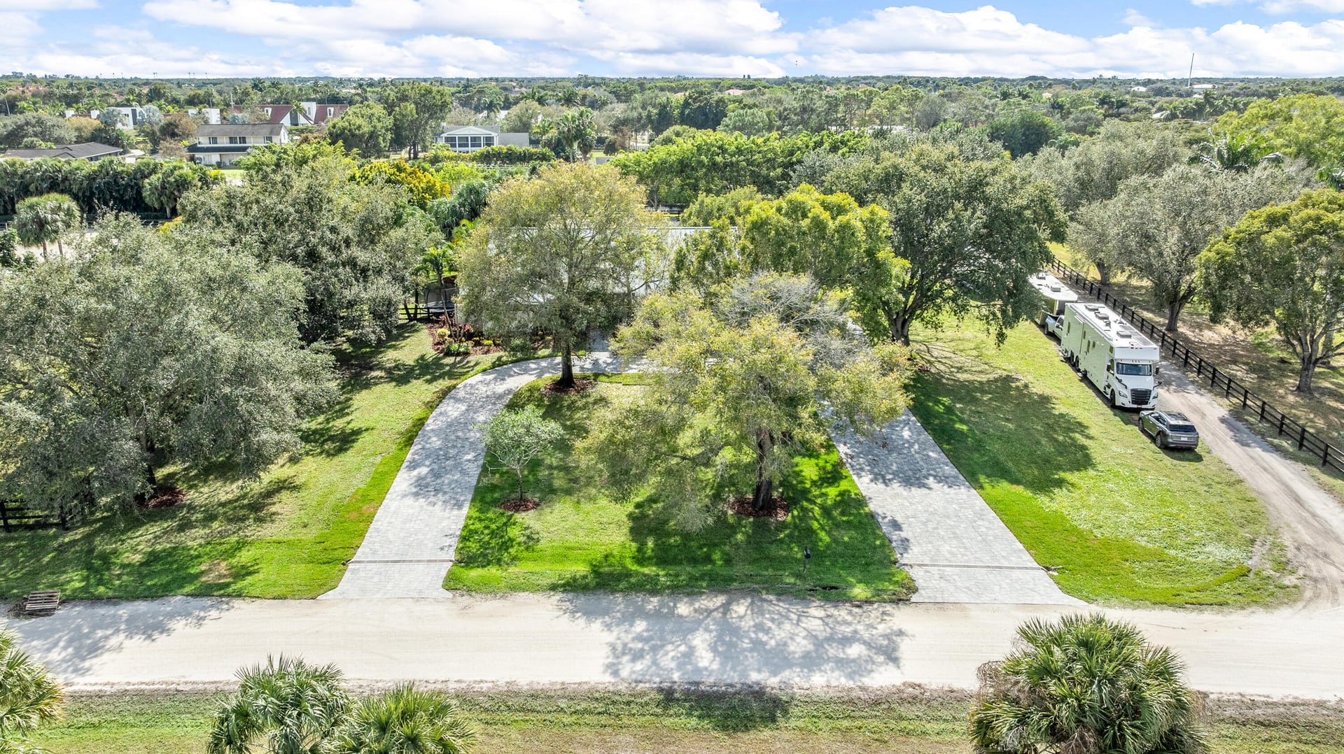 Saddle Trail Park Residence photo 63