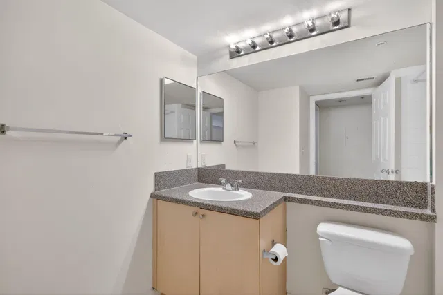 Unit 103 photo 18