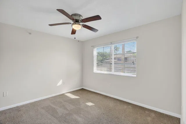 Residence photo 11
