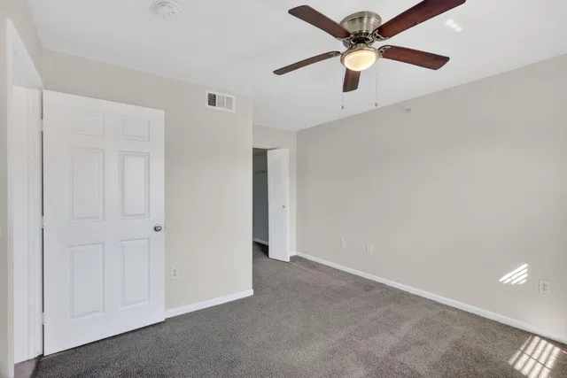 Residence photo 12
