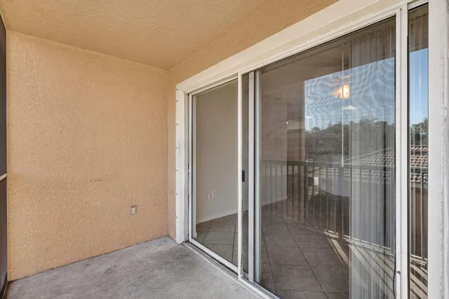 Residence photo 16